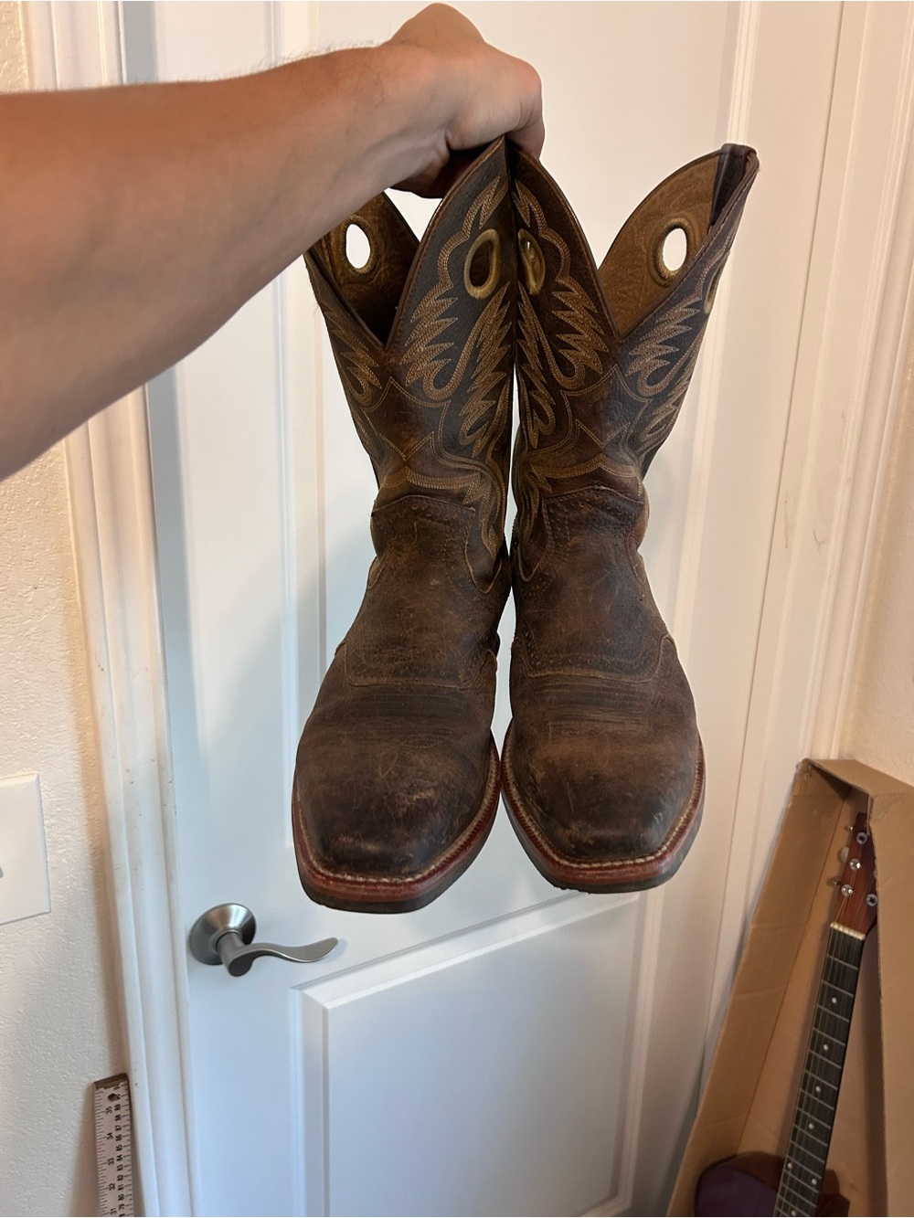Mens Ariat Heritage Boots Roughstock Sz 13D Brown Leather Western Boots 34824 - Picture 3 of 9